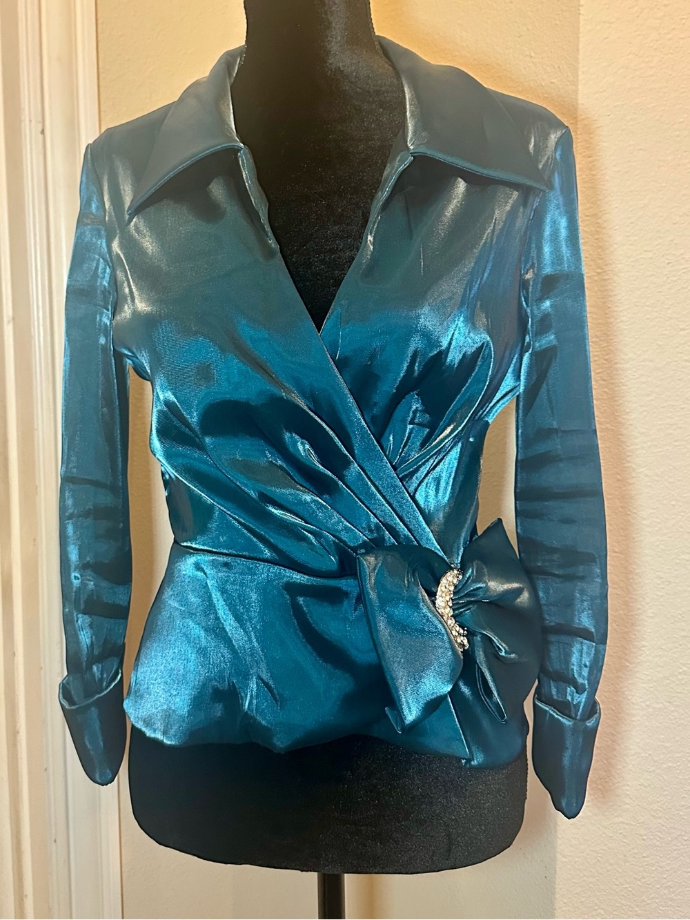 Vintage Cachet Teal Satin Wrap Blouse Rhinestone Buckle Evening Top Size 6 - Picture 2 of 12